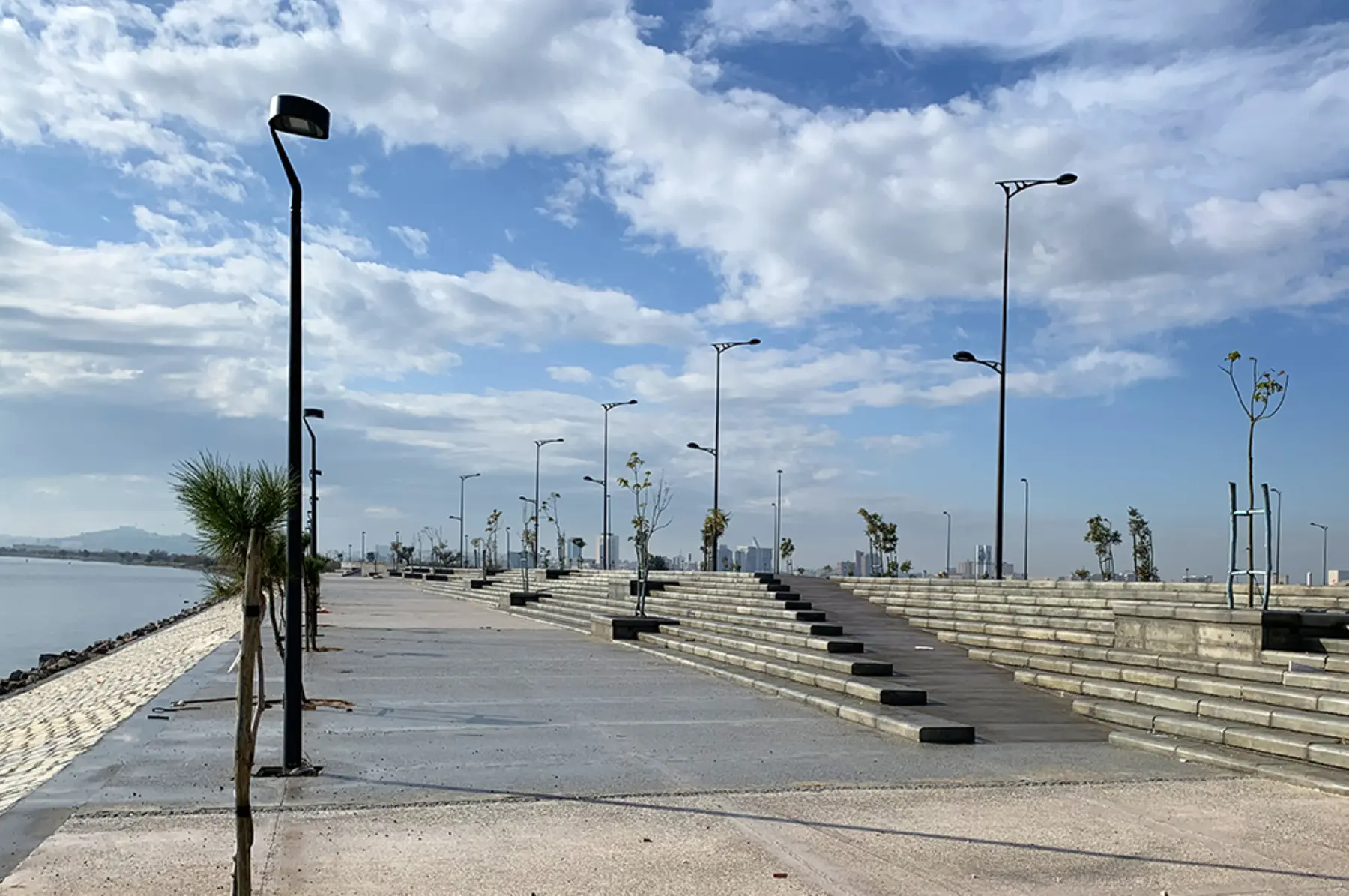 Esplanade et gradins du Lac 0